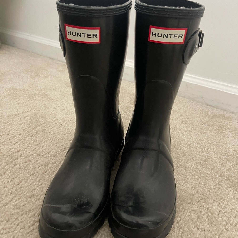 Black hunter boots
